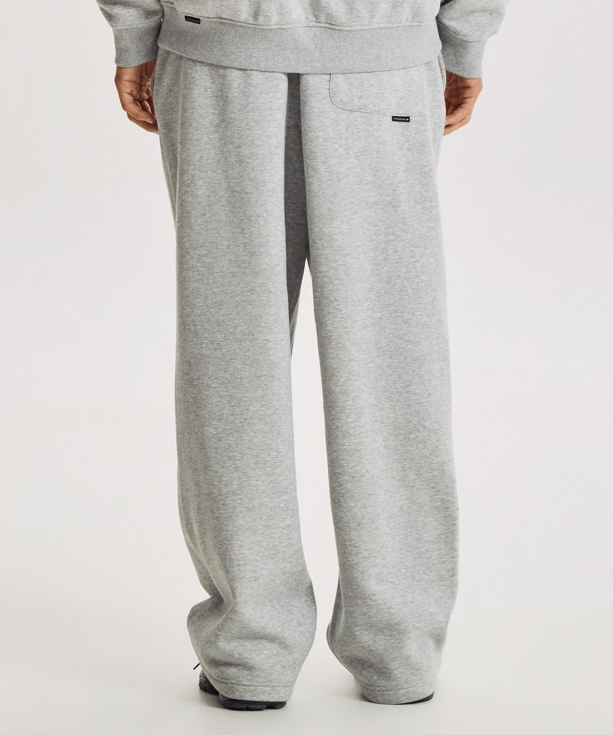 뉴발란스(NEW BALANCE) NBMLG41023 / UNI 에센셜 클래식 기모 와이드 팬츠 (M/GRAY)
