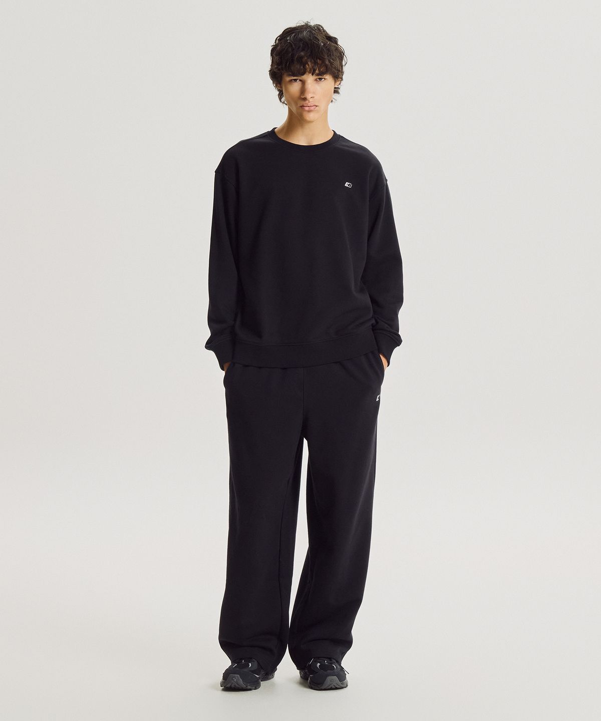 뉴발란스(NEW BALANCE) NBMLG41023 / UNI 에센셜 클래식 기모 와이드 팬츠 (BLACK)