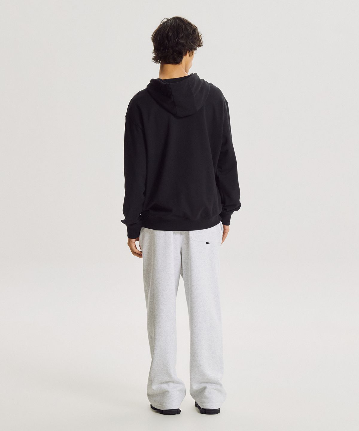 뉴발란스(NEW BALANCE) NBMLG41023 / UNI 에센셜 클래식 기모 와이드 팬츠 (L/GRAY)