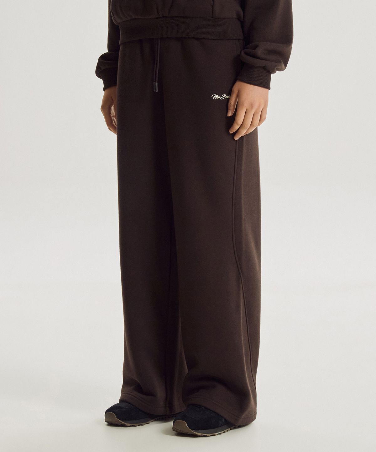 뉴발란스(NEW BALANCE) NBMLG4W012 / WOMEN 에센셜 기모 와이드팬츠 (BROWN)