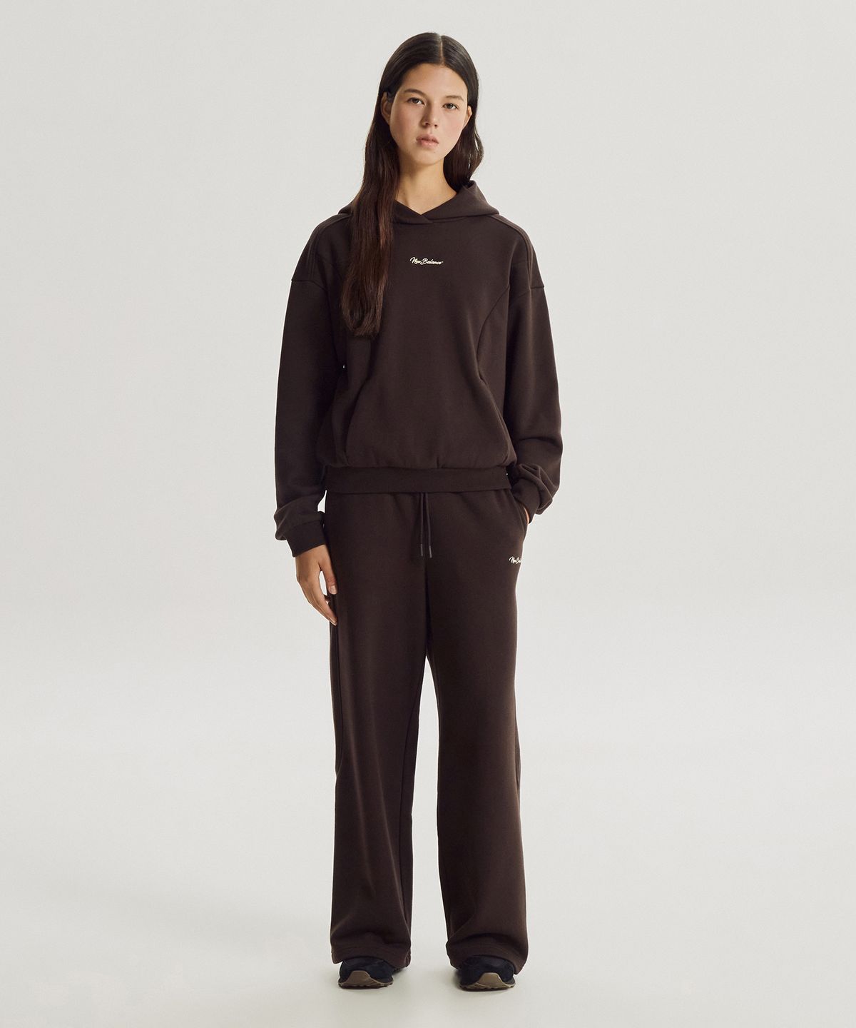 뉴발란스(NEW BALANCE) NBMLG4W012 / WOMEN 에센셜 기모 와이드팬츠 (BROWN)