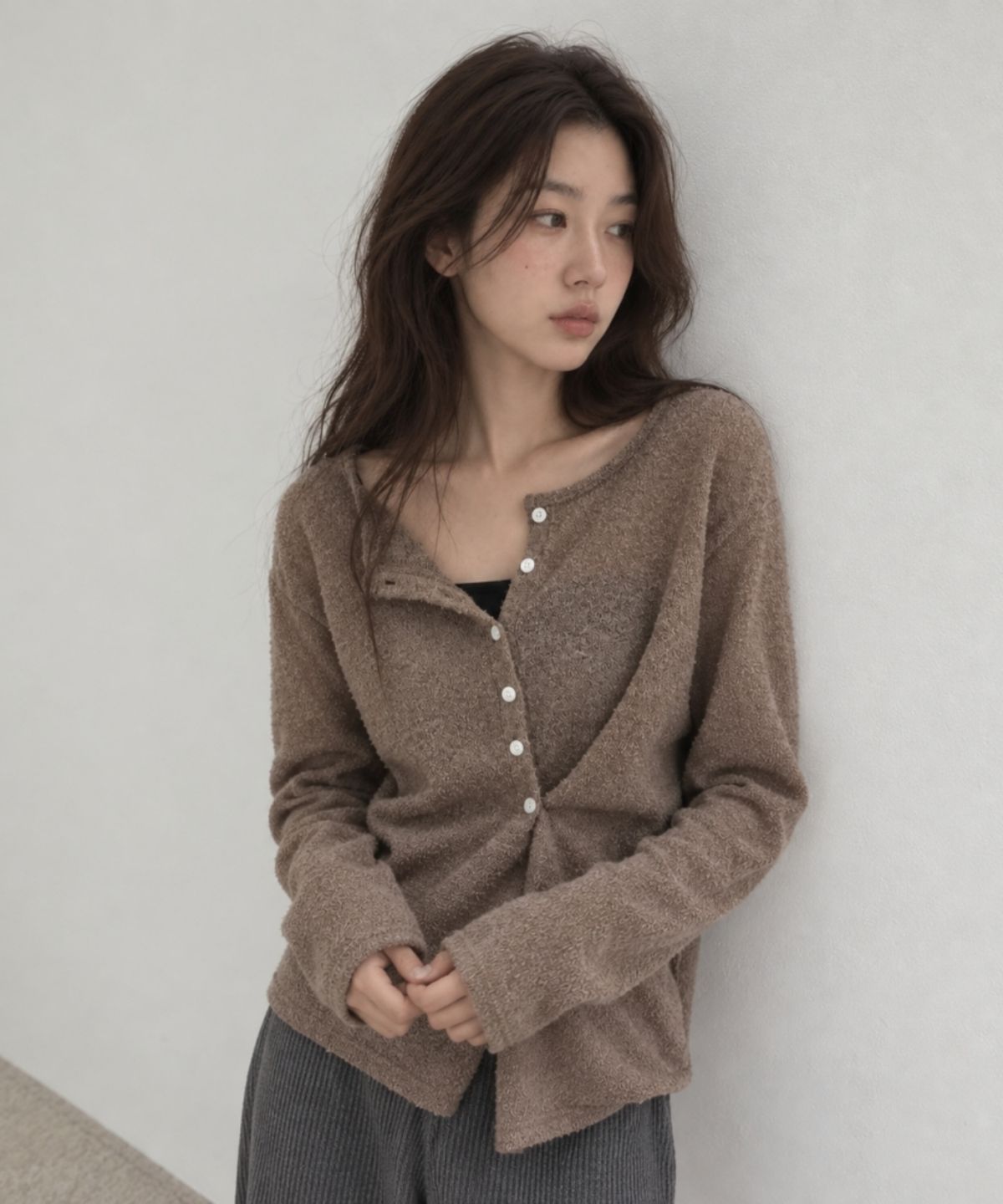 넌즈시(NUNZSI) 울 부클 헨리넥 풀오버 모카