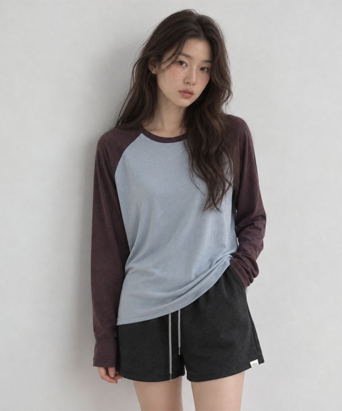 넌즈시(NUNZSI) 울 블랜딩 소프트 레글런 티셔츠 플럼
