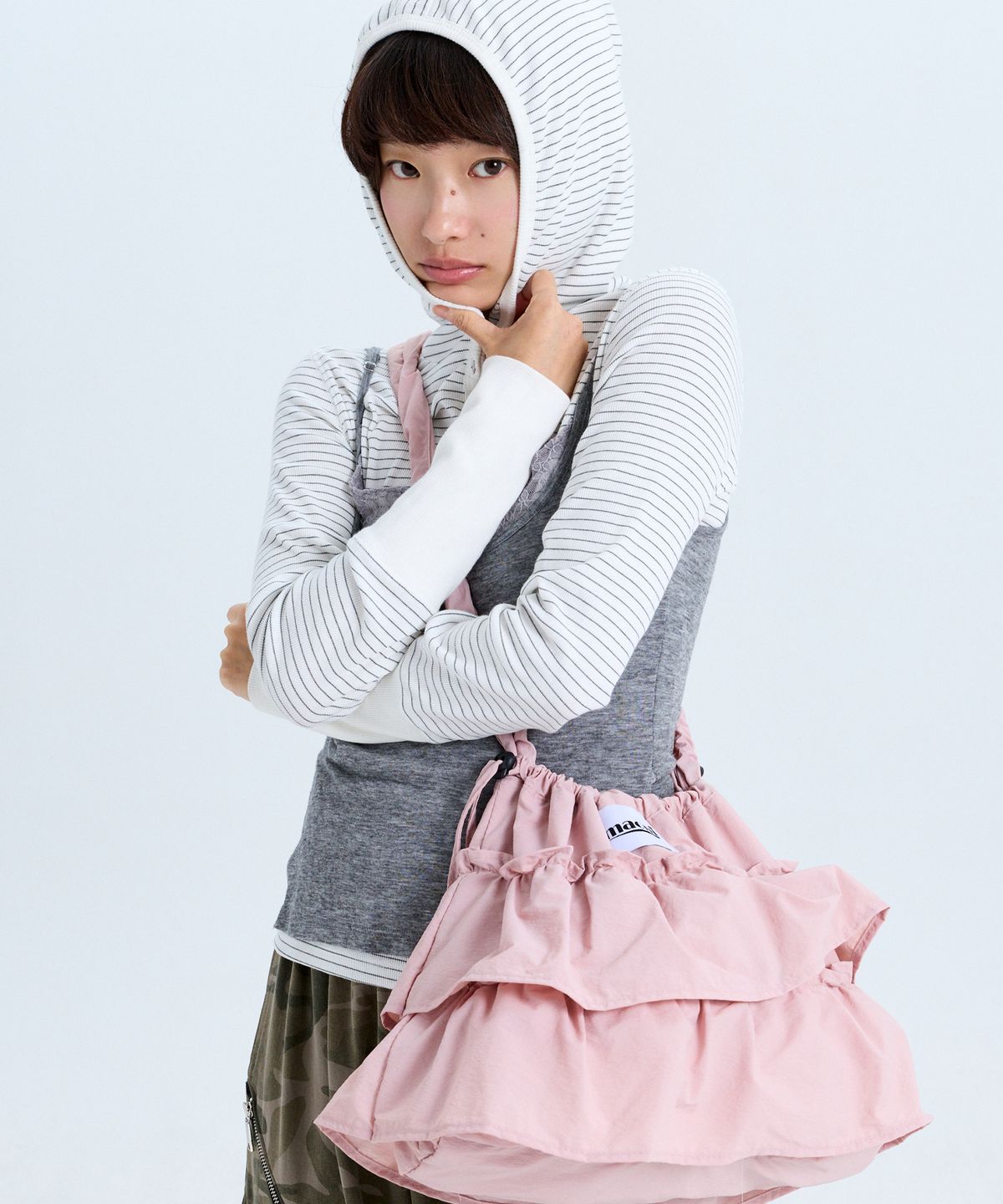 마크니(MACNI) CANCAN FRILL SHOULDER CROSS BAG INDI PINK
