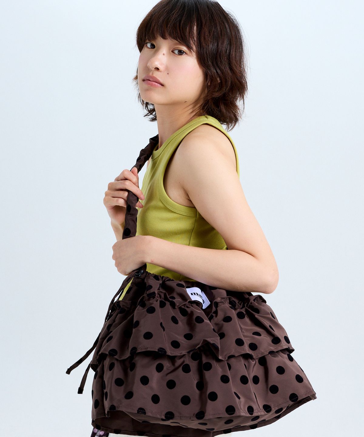마크니(MACNI) CANCAN FRILL SHOULDER CROSS BAG DOT BROWN
