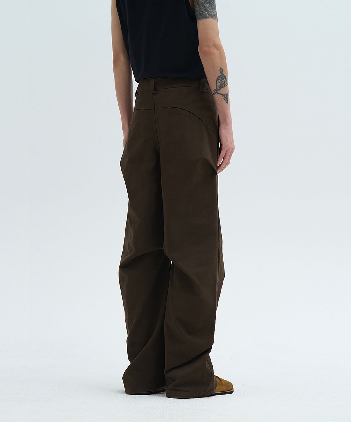 카사카사(KASAKASA) Pleated Pants Brown