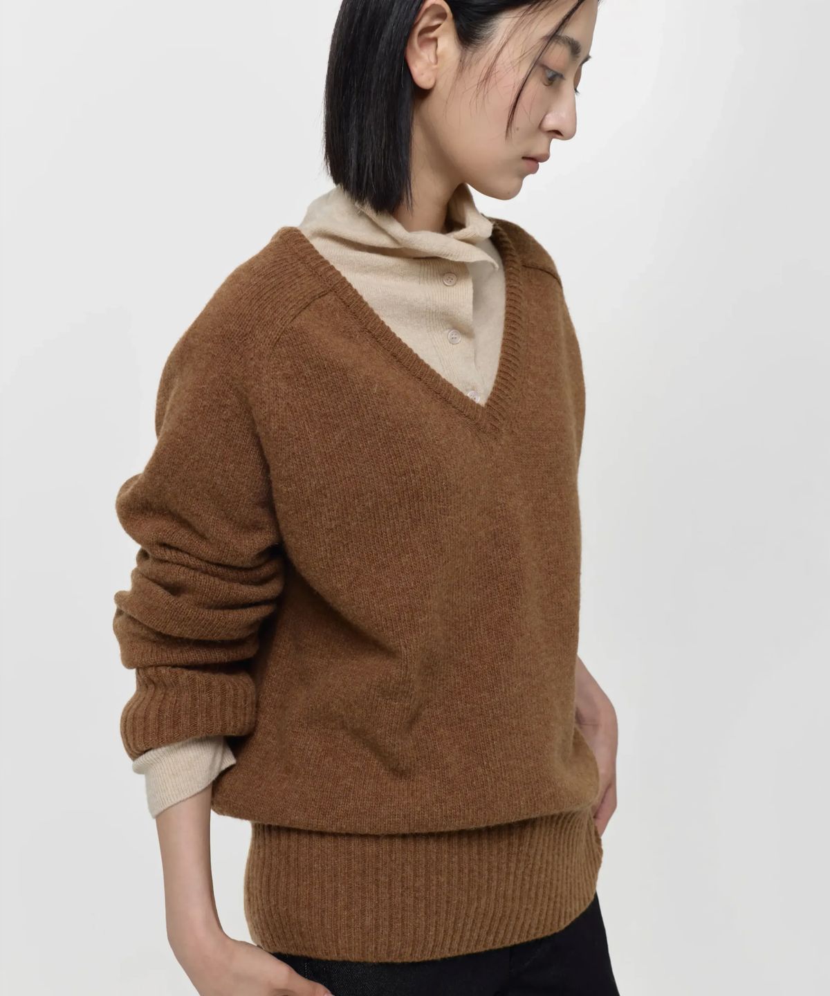 지비에이치 어패럴(GBH APPAREL) WOOL V-NECK SWEATER / DARK BROWN