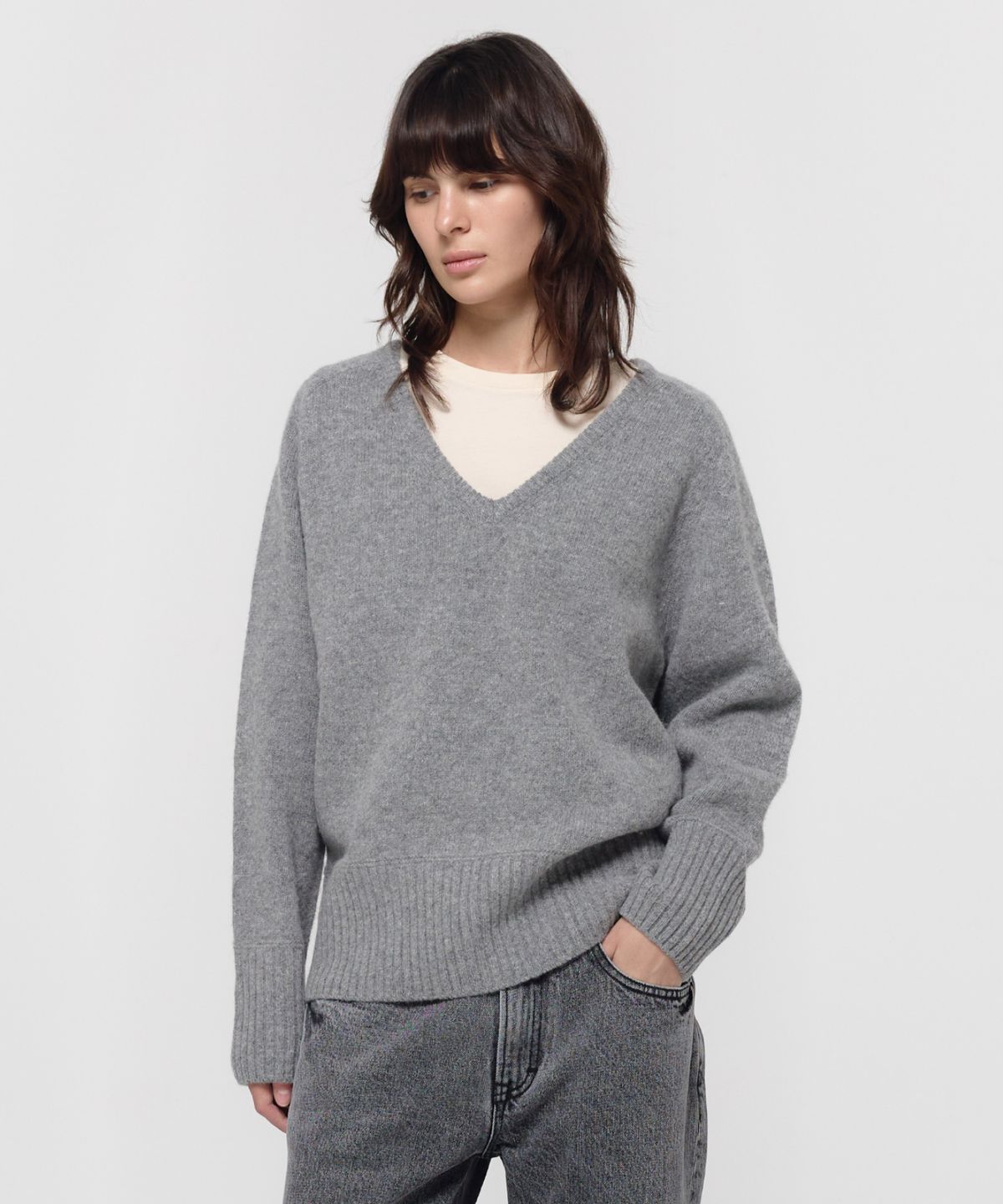 지비에이치 어패럴(GBH APPAREL) WOOL V-NECK SWEATER / GREY