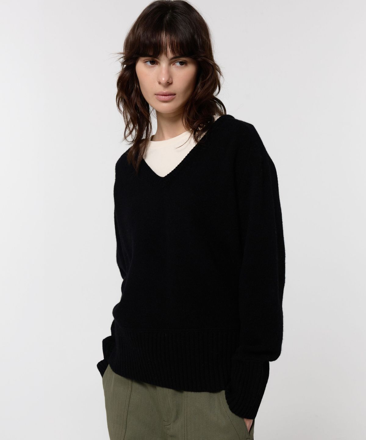 지비에이치 어패럴(GBH APPAREL) WOOL V-NECK SWEATER / BLACK