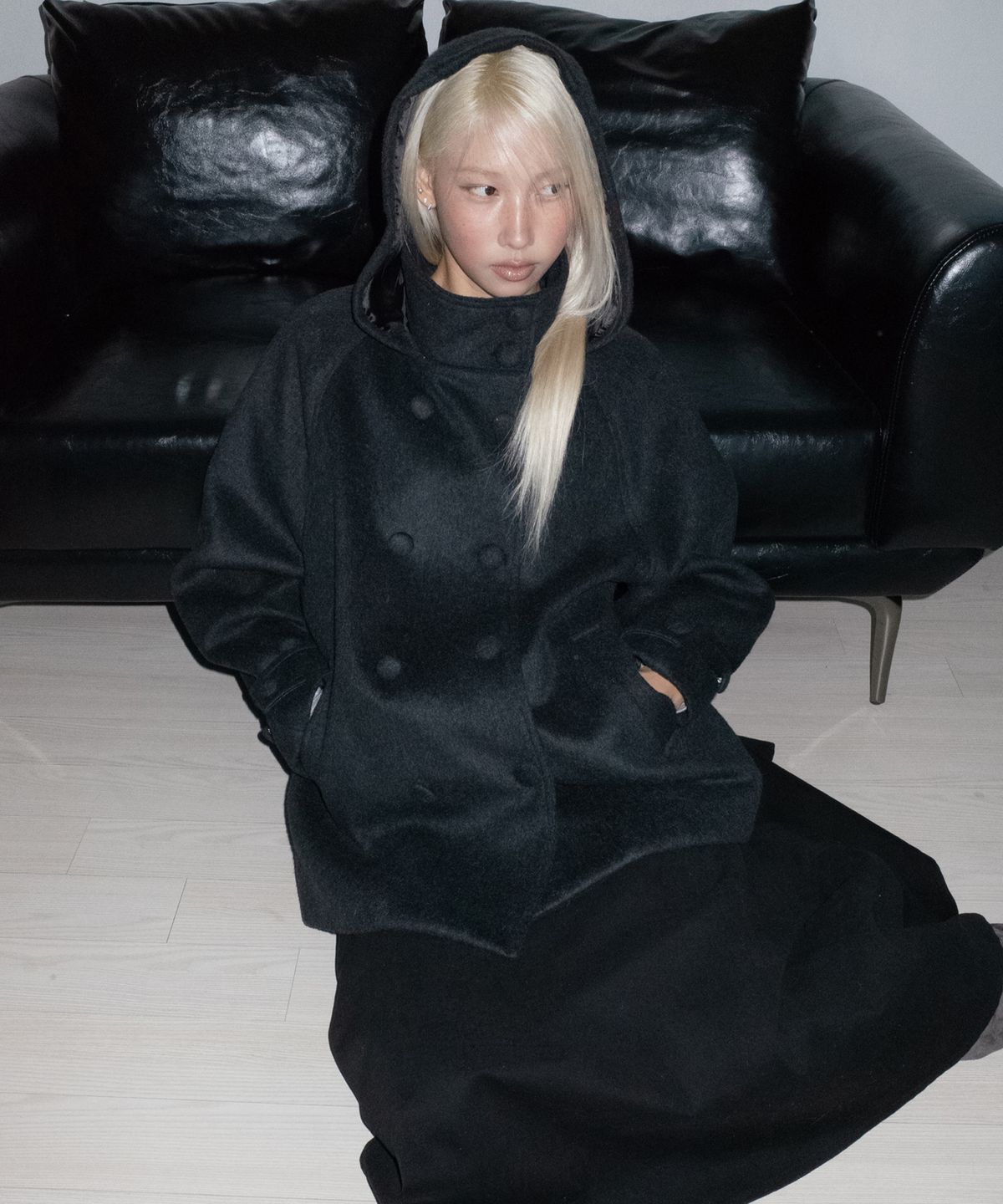 칙스(CHICKS) 하이넥 후디드 레글런 더블 헤어리 울 하프 코트 차콜