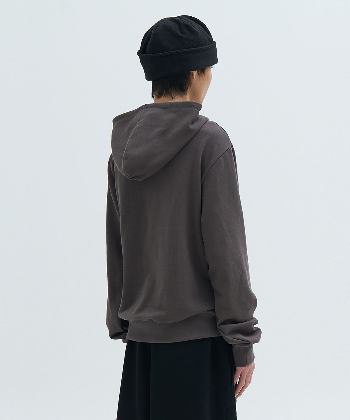 카사카사(KASAKASA) Sculpted Pleat Hoodie Charcoal