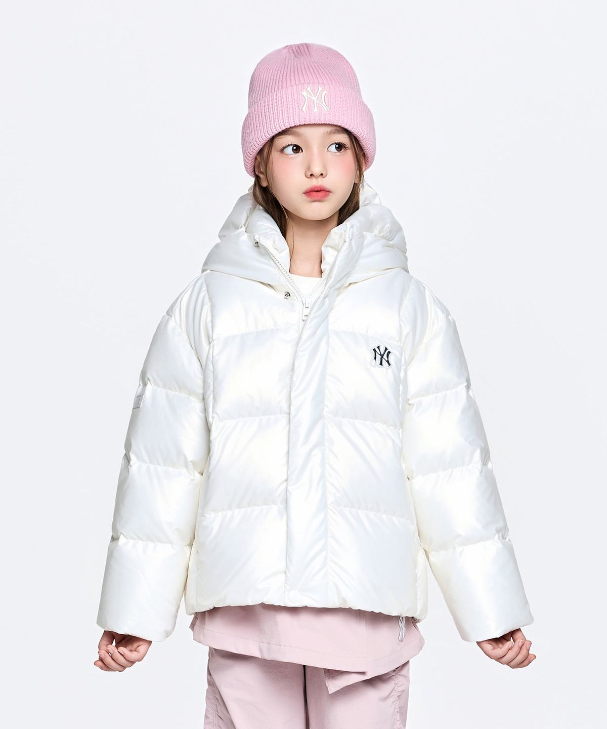엠엘비 키즈(MLB KIDS) 스트릿 걸즈 프리즘 유로피안덕 숏다운 NY (Ivory)