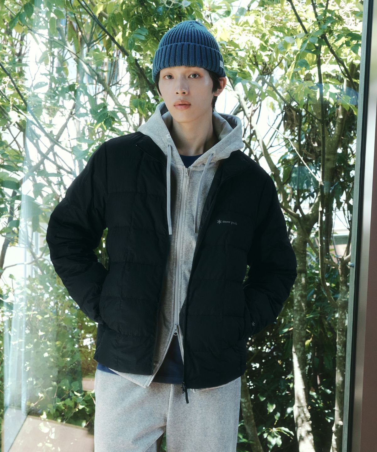 스노우피크 어패럴(SNOWPEAK APPAREL) 캠프블록 스탠드넥 경량 다운 자켓 (S26WUFDJ46) Dark Navy