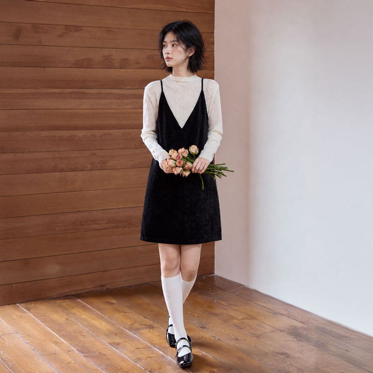 랭썬(LANGSON) LS_Spaghetti velvet dress