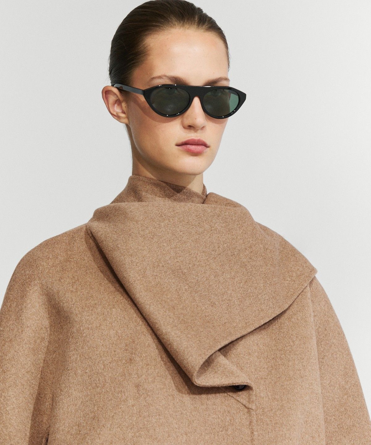 마시모두띠(MASSIMO DUTTI) 스웨이드 스카프 디테일 쇼트 코트