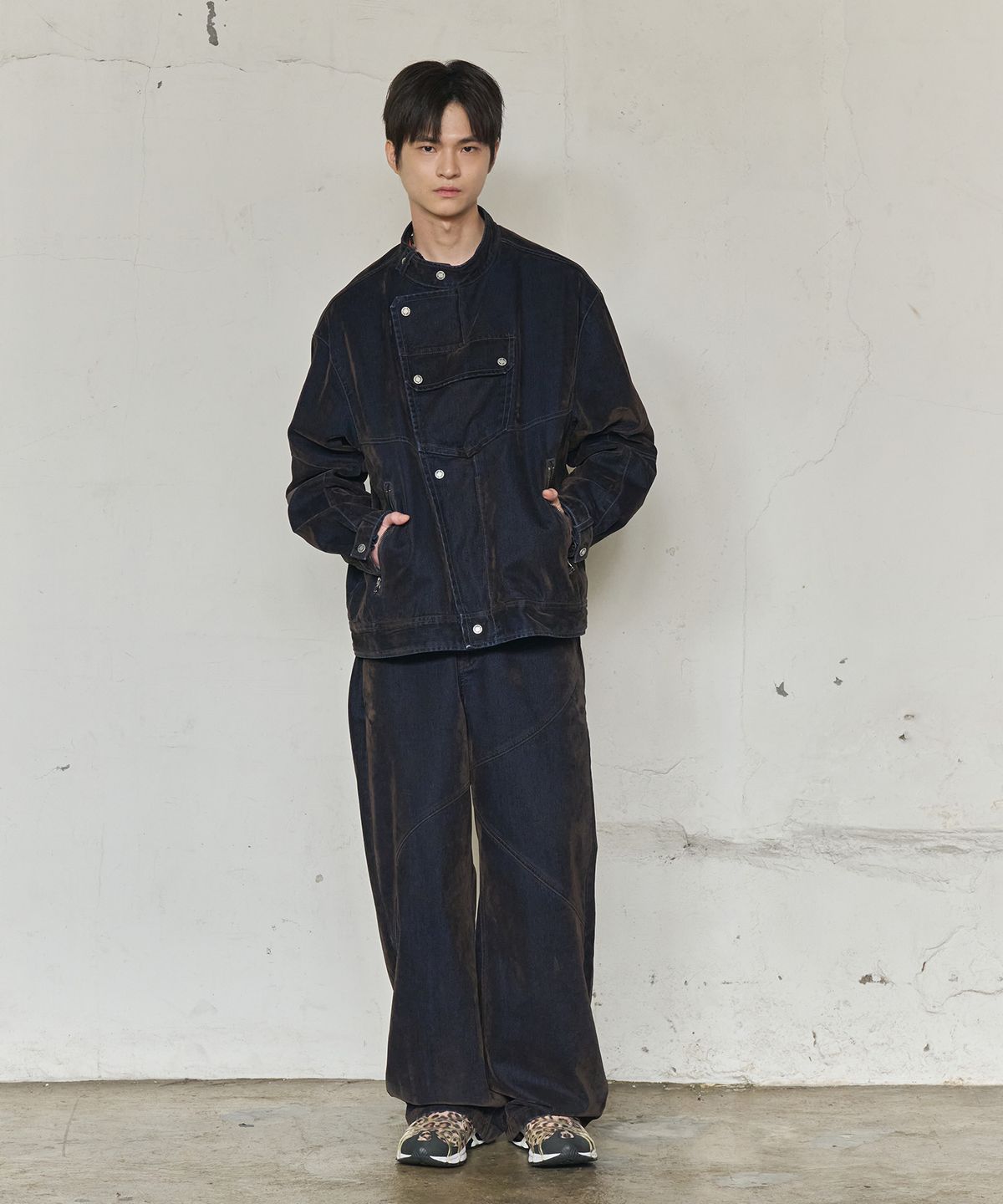 논타입(NONTYPE) VELVET  DIAGONAL BIKER DENIM JACKET (BLUE)