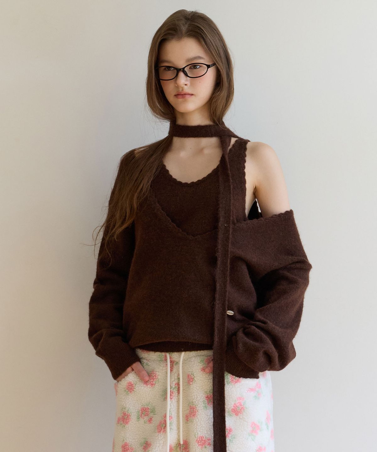 로라로라(ROLAROLA) DEEP V NECK KNIT SET BROWN