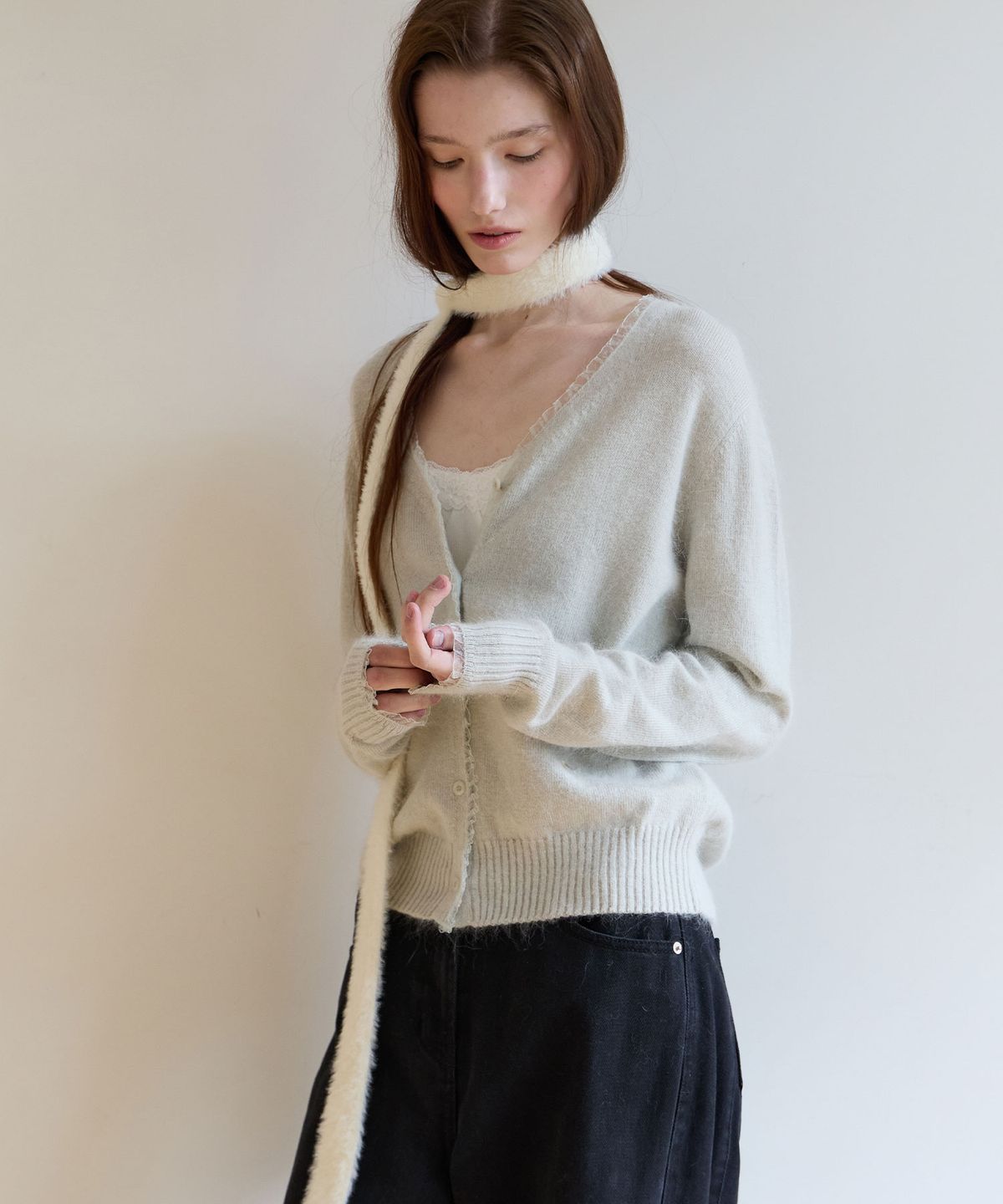 로라로라(ROLAROLA) V NECK LACE CARDIGAN MINT