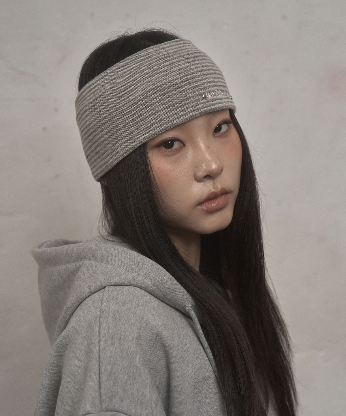 언유즈랩(UNUSEDLAB) 스트라이프 스터드 밴드 (그레이)