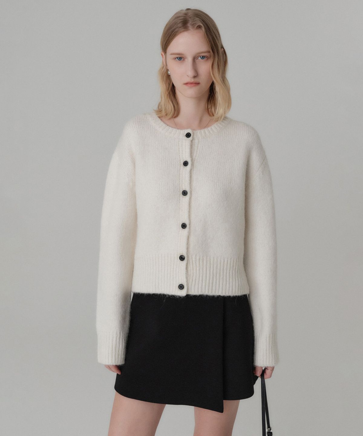 룩캐스트(LOOKAST) 올리비아 알파카 니트 가디건 / OLIVIA ALPACA KNIT CARDIGAN_3colors
