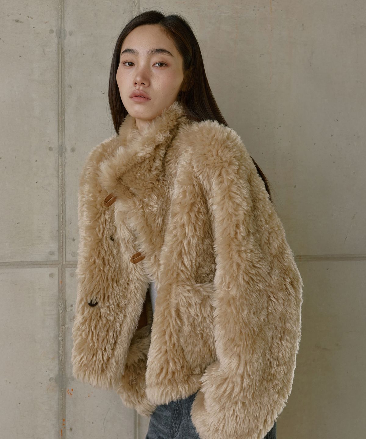 몽돌(MONGDOL) 리버시블 하이넥 숏 무스탕 카멜 MDJK056CAMEL
