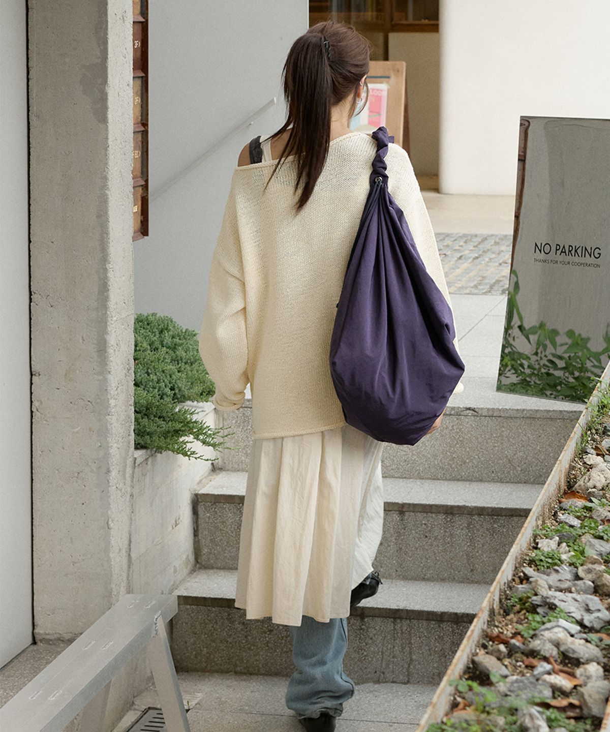 아코크(ACOC) Glossy Large Tangle Twist Bag_Purple