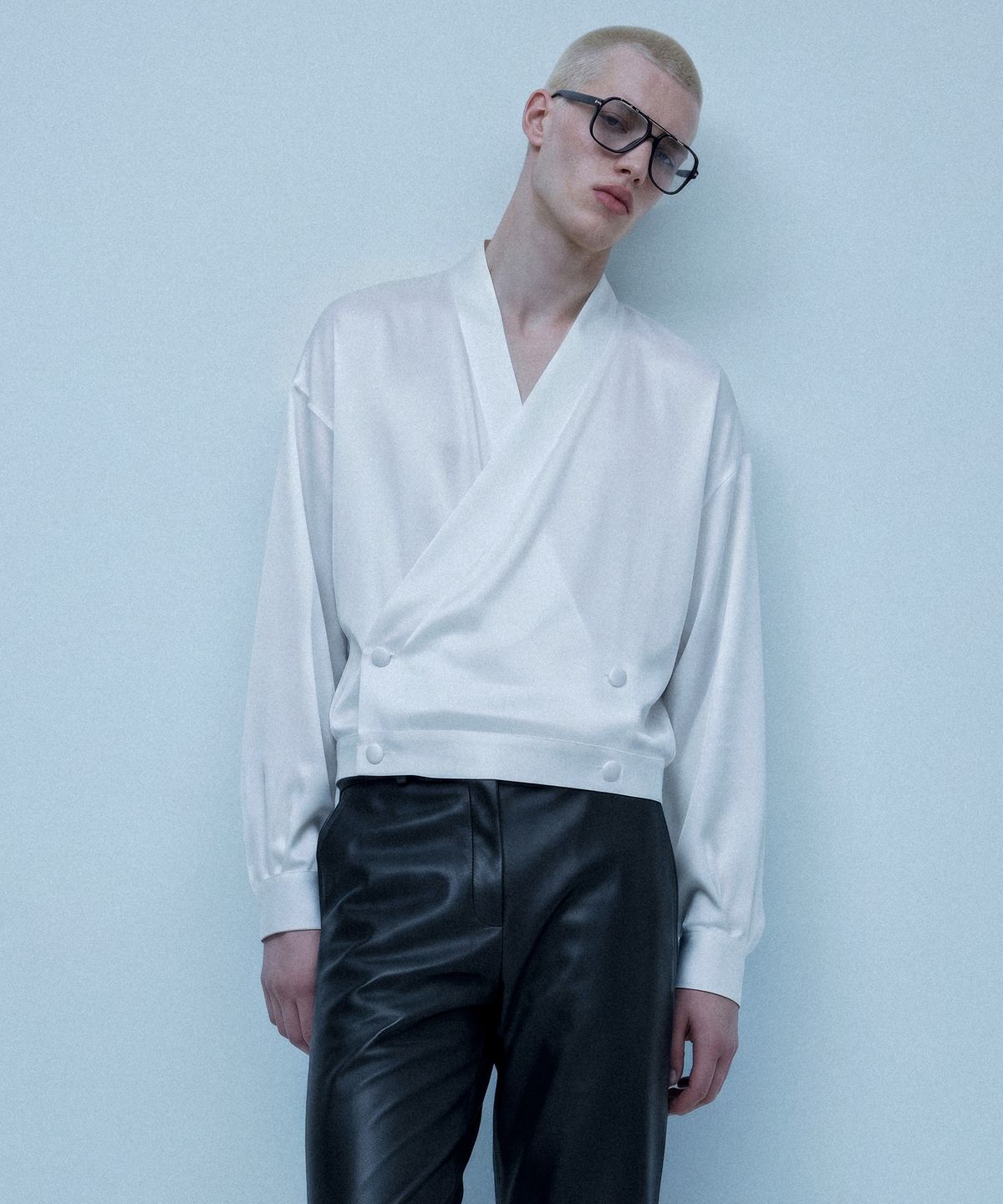 언티지(UNTAGE) 새틴 랩 저고리 블라우스[White(UNISEX)]_UTS-SS91
