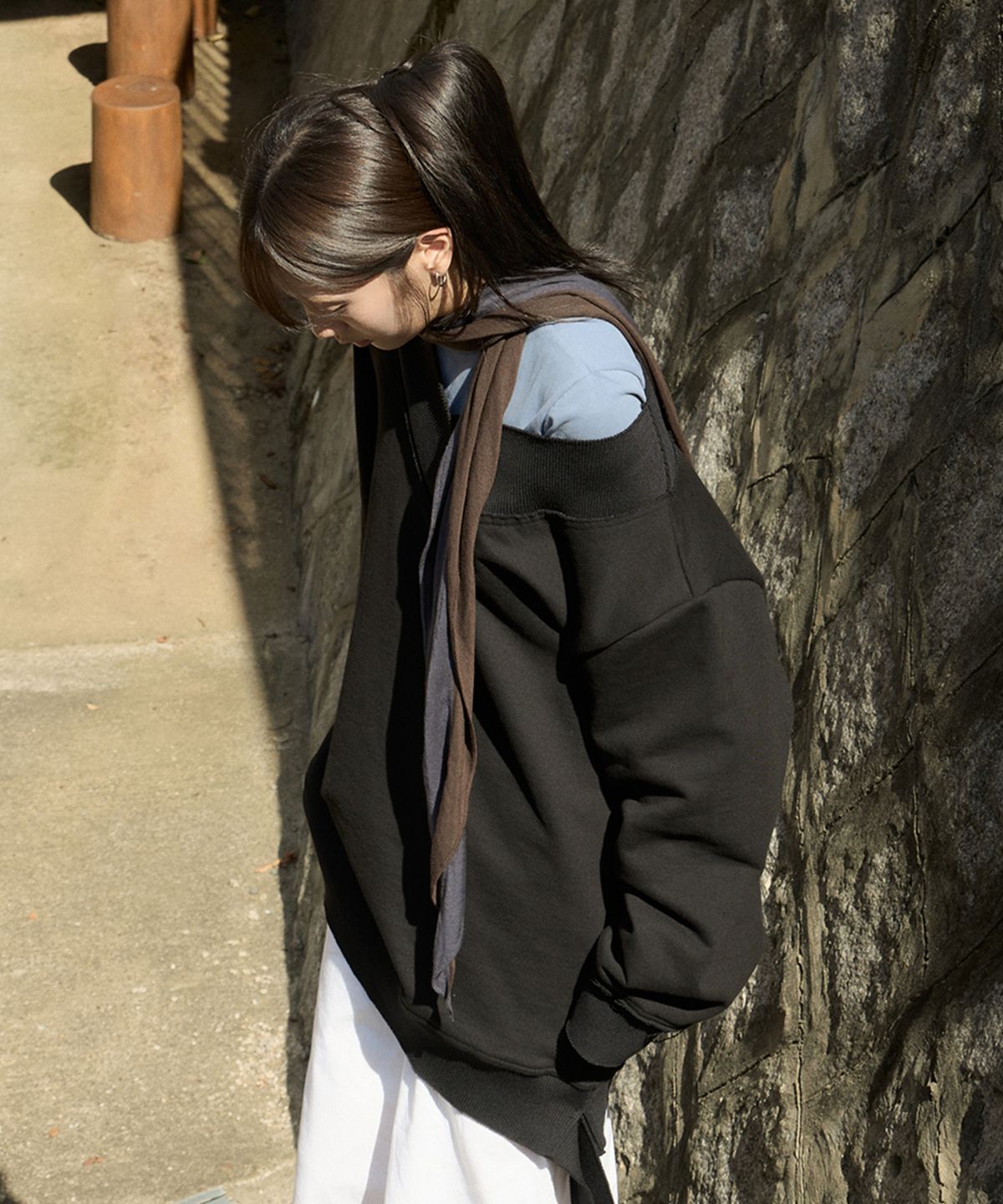 아코크(ACOC) Two-Tone Scarf_Navy/Brown