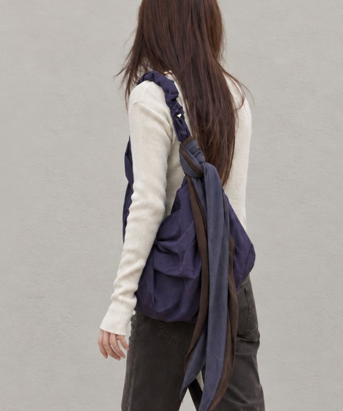 아코크(ACOC) Two-Tone Scarf_Navy/Brown
