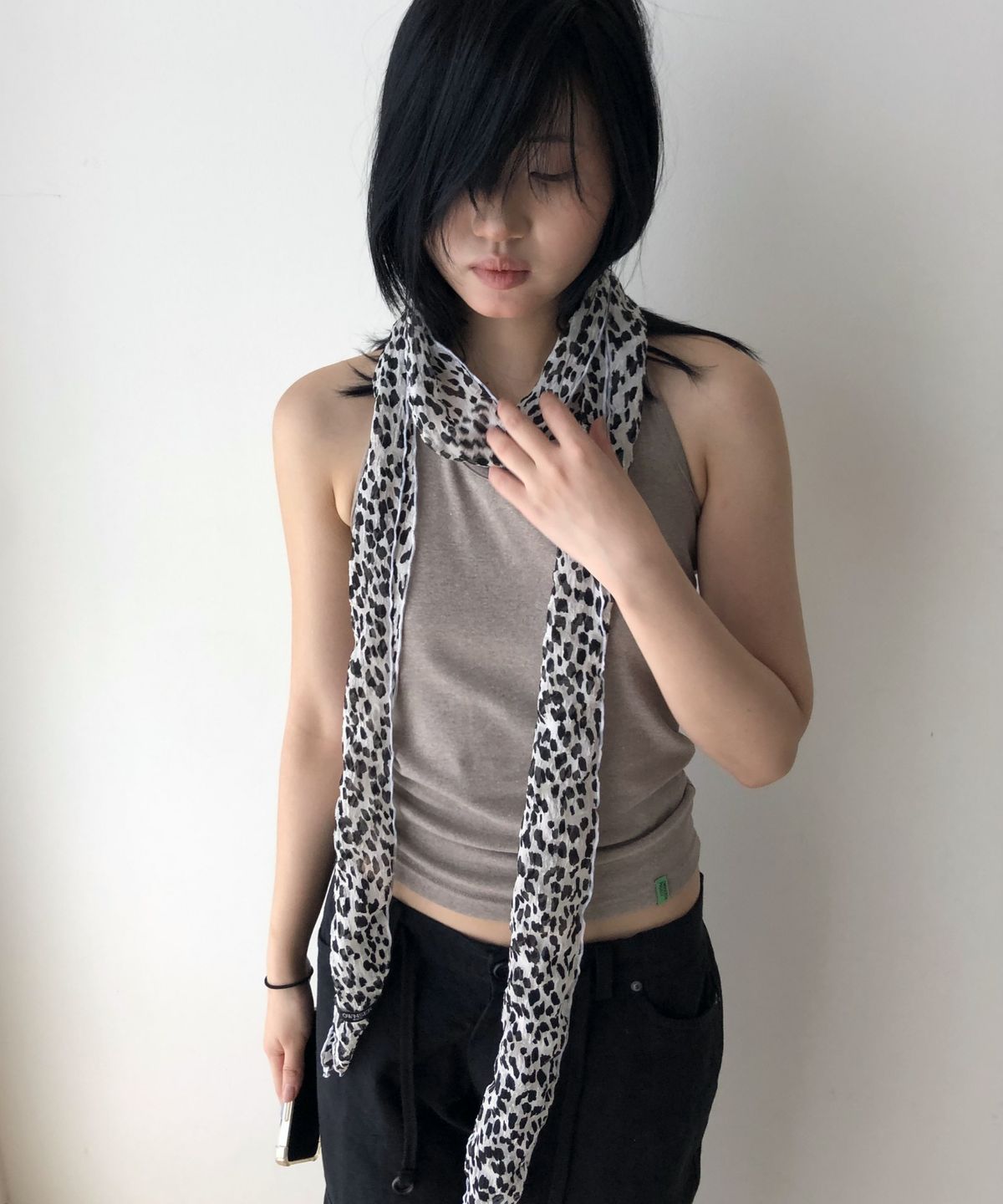 오운서(OWNSER) 화이트 레오파드 슬림 스카프