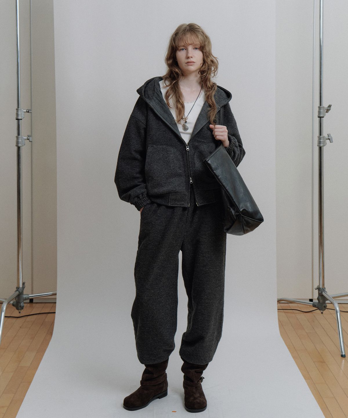 에핑글러(EPINGLER) WOOL BLEND LACED HOODIE - CHARCOAL