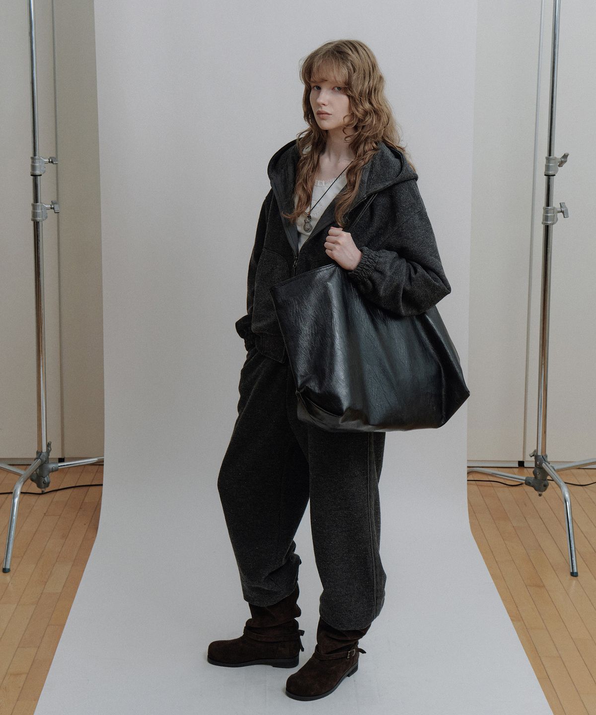 에핑글러(EPINGLER) WOOL BLEND LACED HOODIE - CHARCOAL