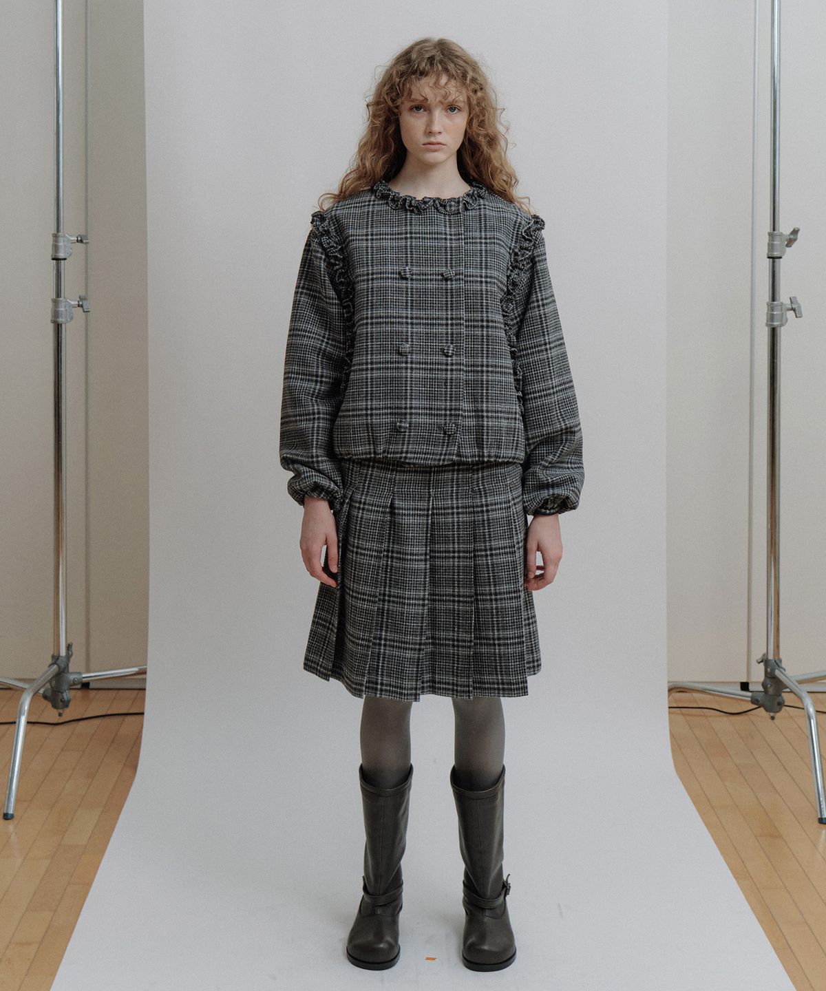 에핑글러(EPINGLER) SHORT PLEATED SKIRT - BLACK CHECK