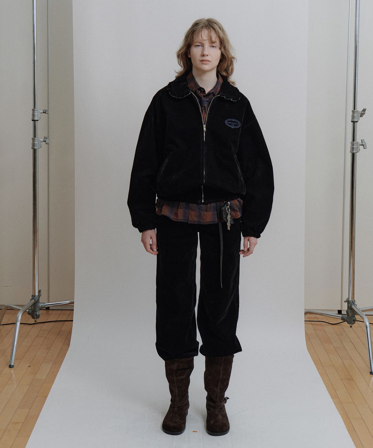 에핑글러(EPINGLER) VELVET DENIM BIJOU PANTS - NAVY