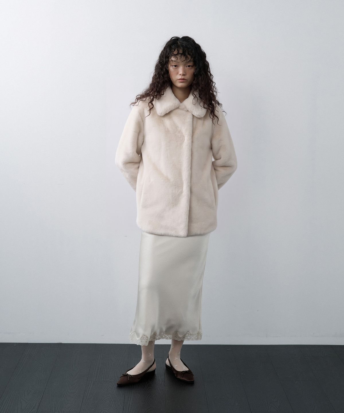 루시르주(LUCIR ZU) Relaxed Faux Mink Fur Jacket (Ivory)