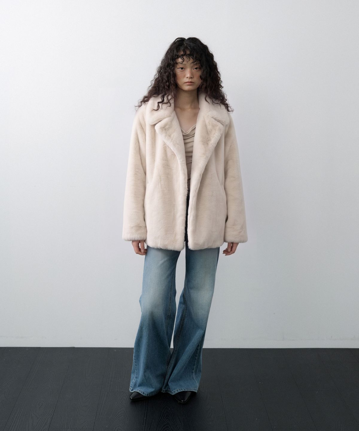루시르주(LUCIR ZU) Relaxed Faux Mink Fur Jacket (Ivory)