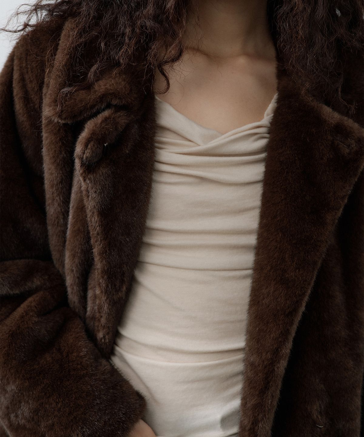 루시르주(LUCIR ZU) Relaxed Faux Mink Fur Jacket (Brown)
