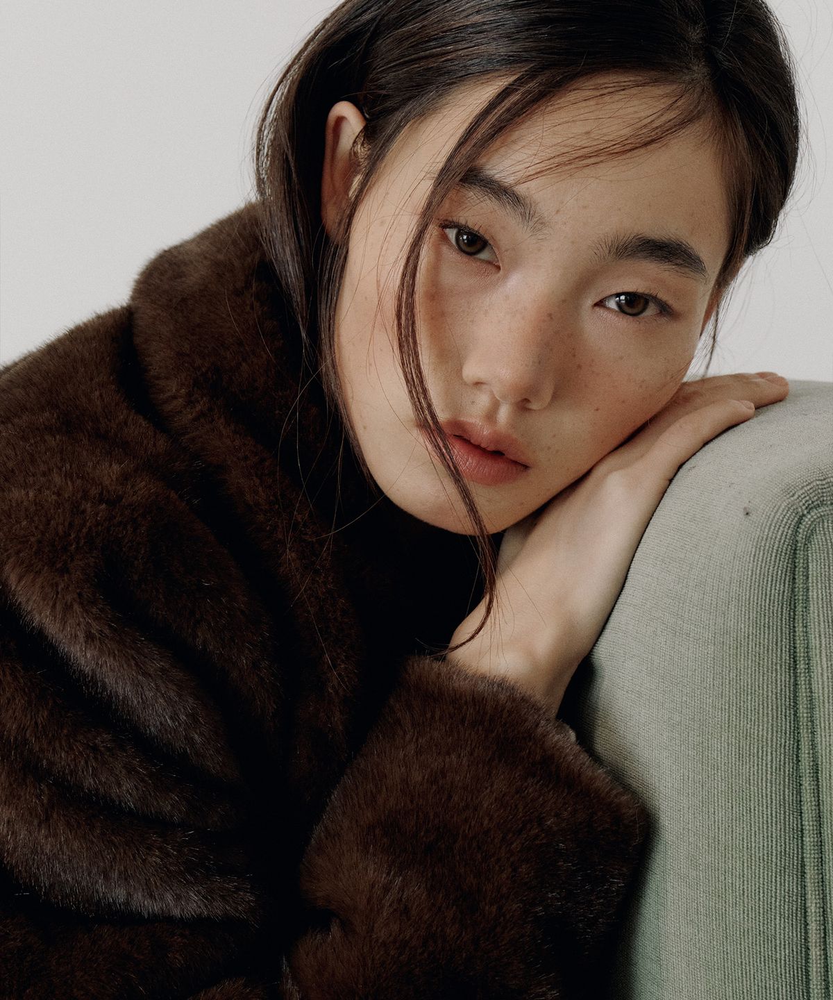 루시르주(LUCIR ZU) Relaxed Faux Mink Fur Jacket (Brown)