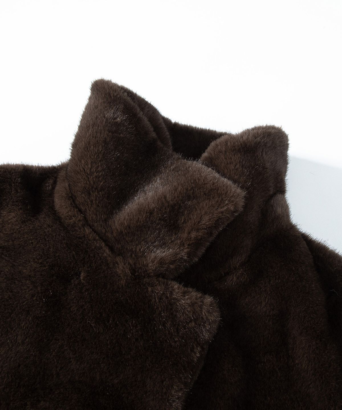 루시르주(LUCIR ZU) Relaxed Faux Mink Fur Jacket (Brown)