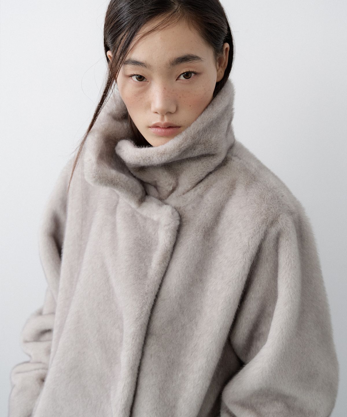 루시르주(LUCIR ZU) Relaxed Faux Mink Fur Jacket (Gray)