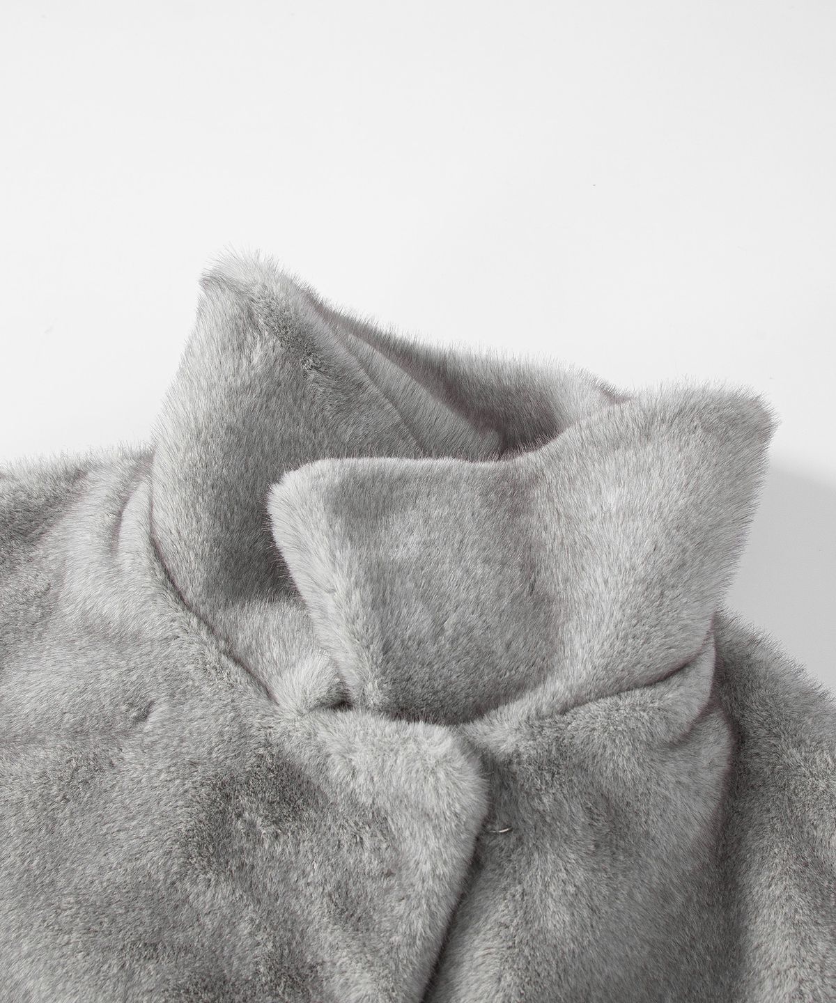루시르주(LUCIR ZU) Relaxed Faux Mink Fur Jacket (Gray)