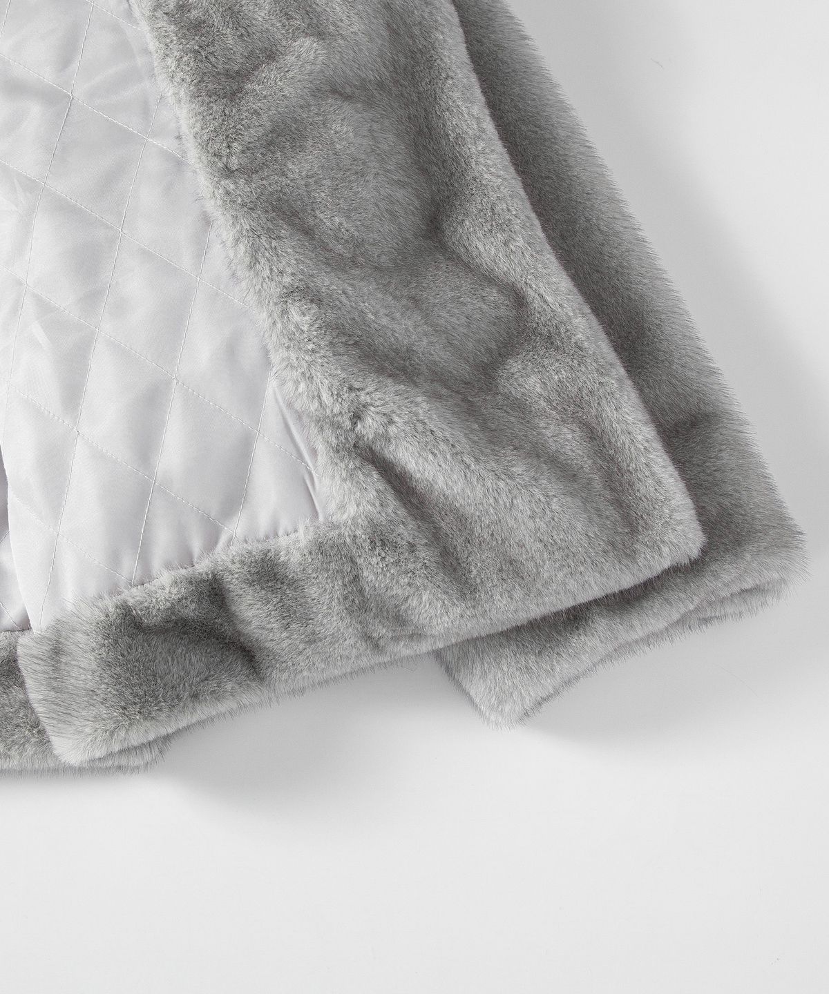 루시르주(LUCIR ZU) Relaxed Faux Mink Fur Jacket (Gray)