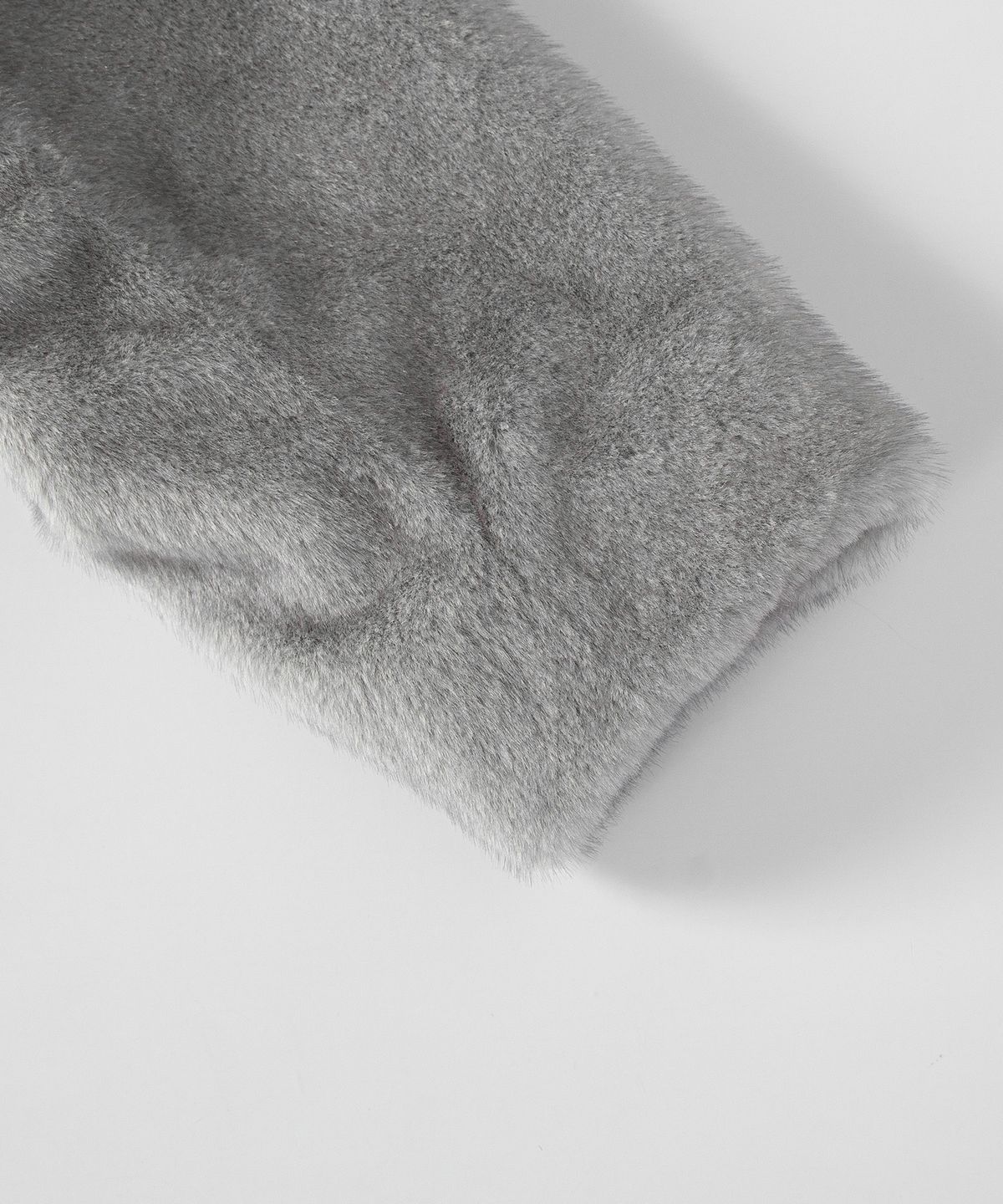 루시르주(LUCIR ZU) Relaxed Faux Mink Fur Jacket (Gray)