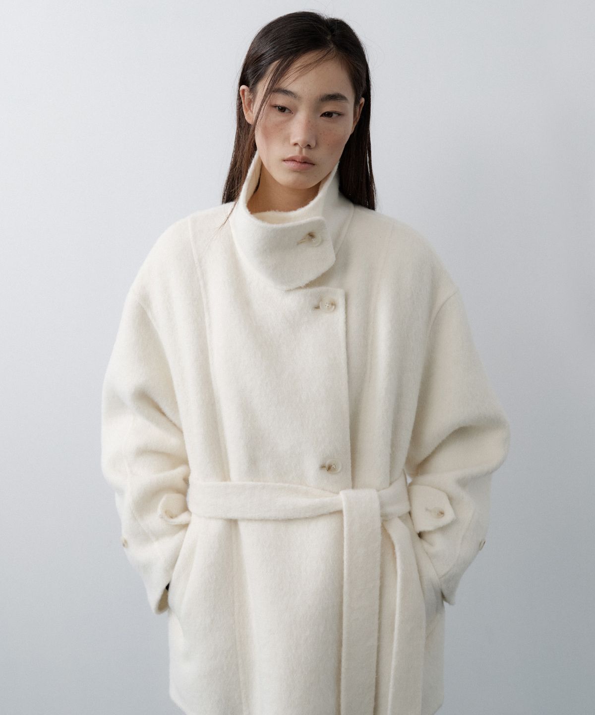 루시르주(LUCIR ZU) Handmade Alpaca High Neck Half Coat (Ivory)