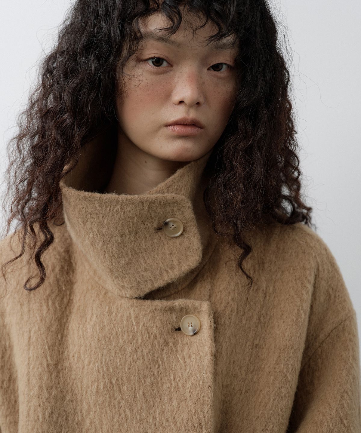 루시르주(LUCIR ZU) Handmade Alpaca High Neck Half Coat (Beige)