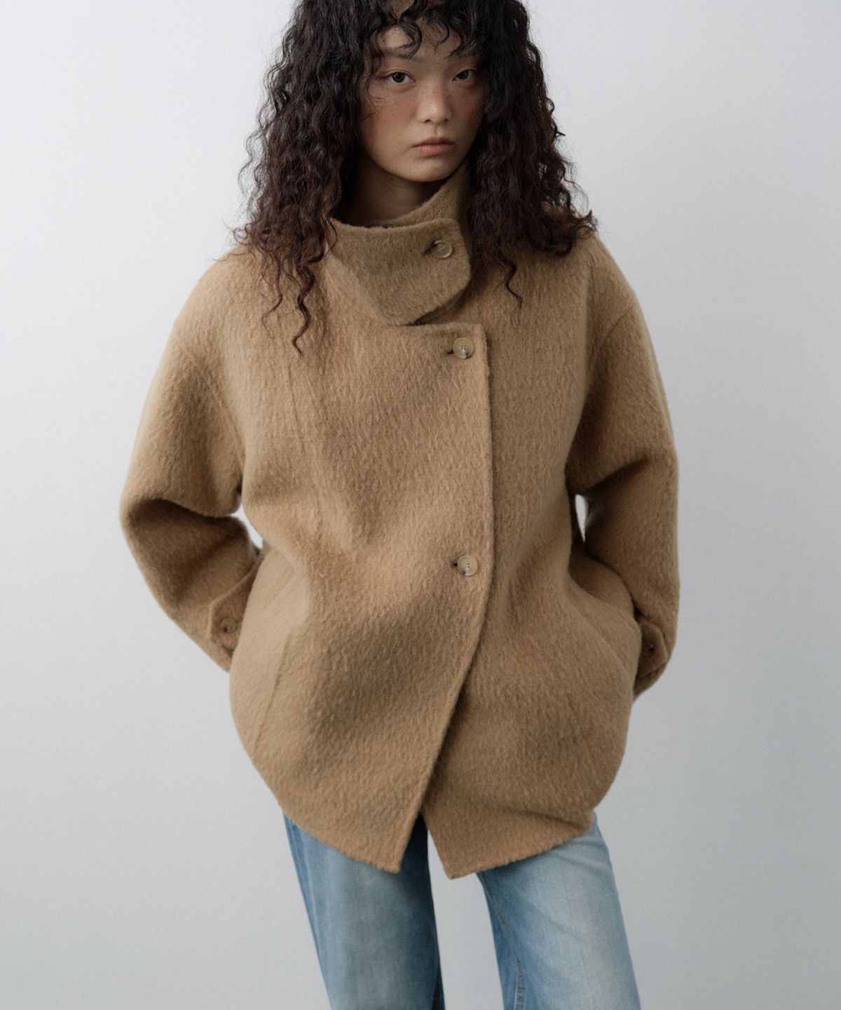 루시르주(LUCIR ZU) Handmade Alpaca High Neck Half Coat (Beige)