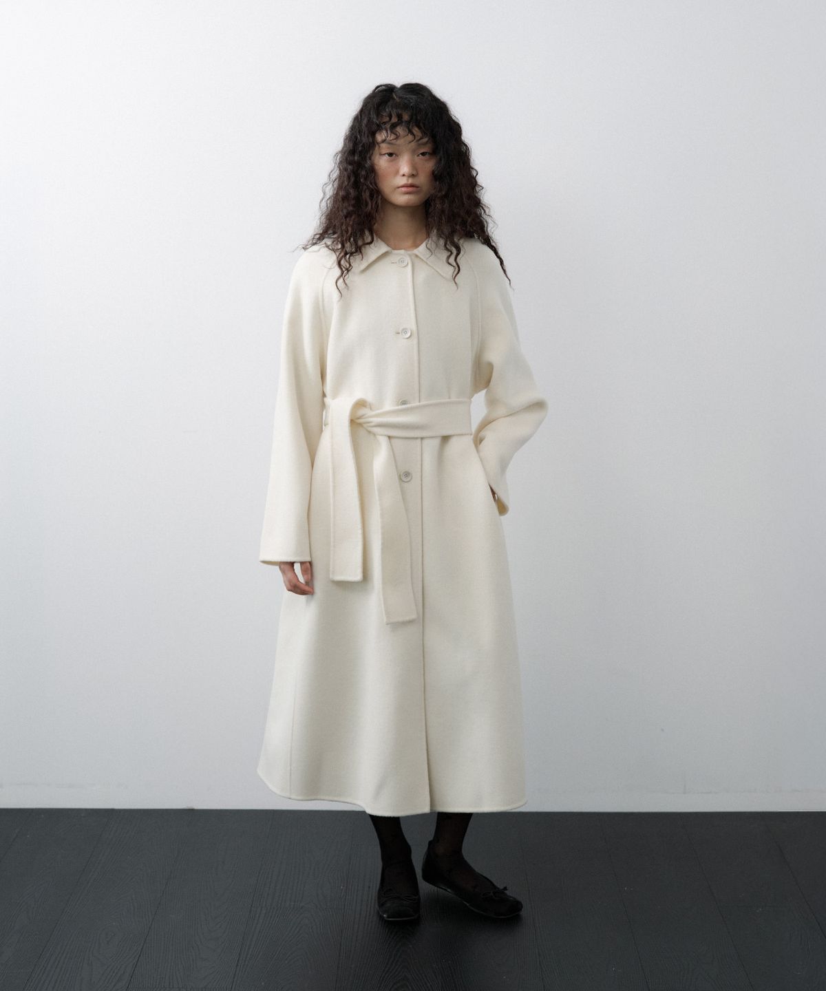 루시르주(LUCIR ZU) Handmade Detachable Fur Collar Maxi Wool Coat (Ivory)