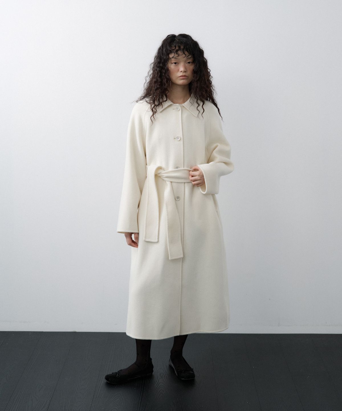 루시르주(LUCIR ZU) Handmade Detachable Fur Collar Maxi Wool Coat (Ivory)