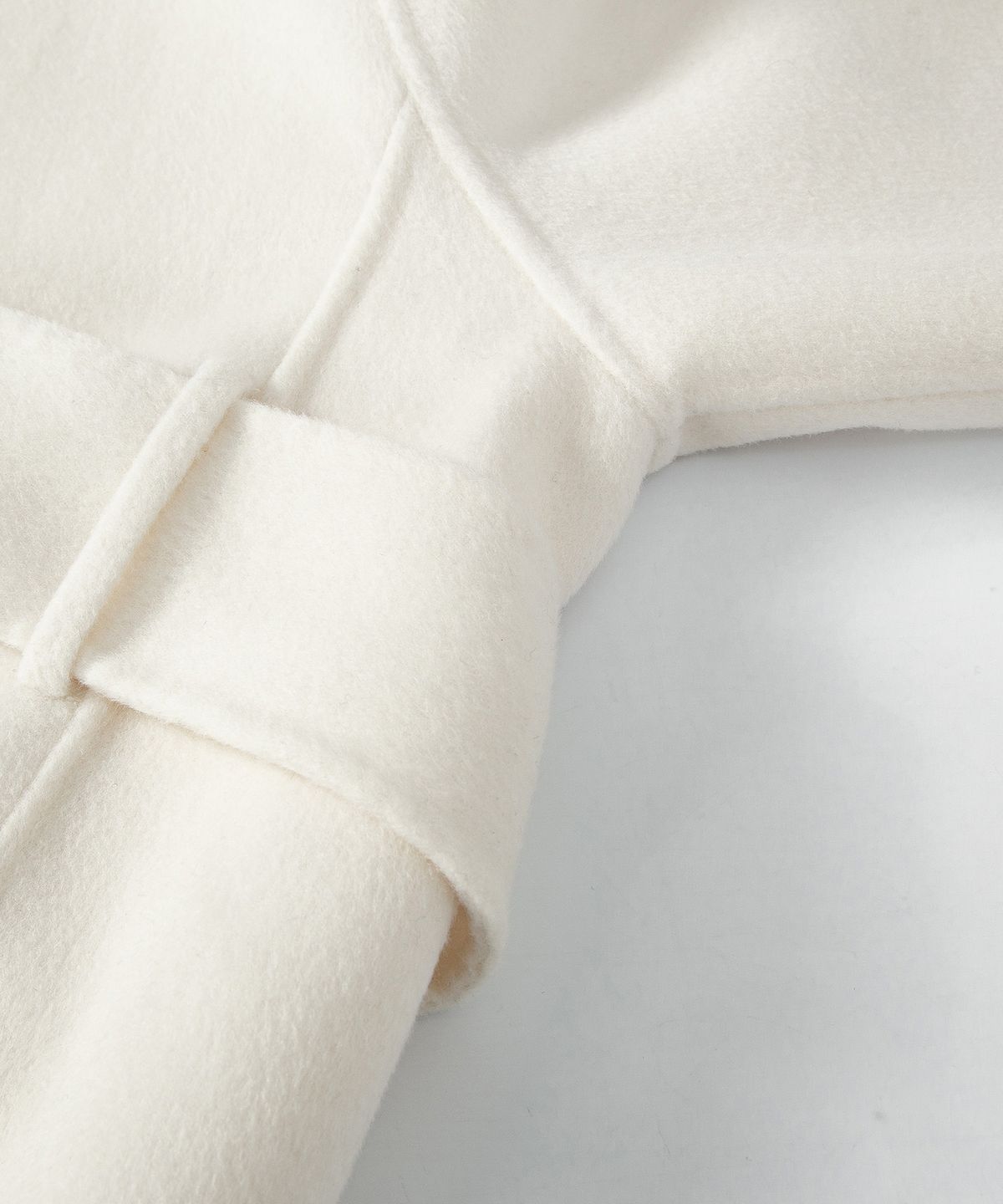 루시르주(LUCIR ZU) Handmade Detachable Fur Collar Maxi Wool Coat (Ivory)
