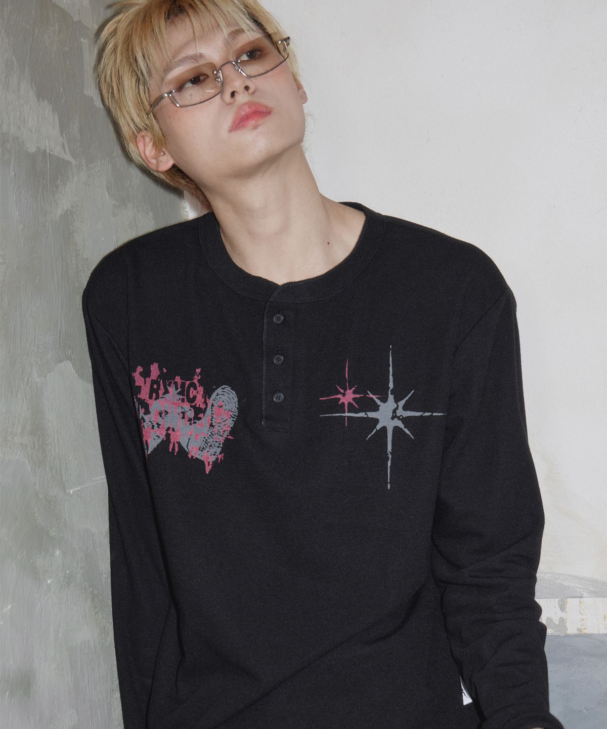 알엑스엠씨(RXMC) 쉐도우 스타버스트 헨리넥 롱슬리브 [블랙]